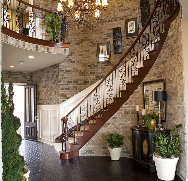 室内楼梯标准尺寸是多少?室内楼梯的价格是多少?